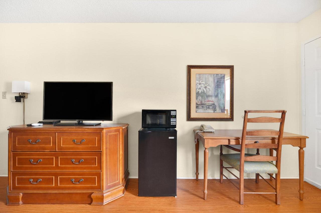 Americas Best Value Inn Lockhart Tx Buitenkant foto