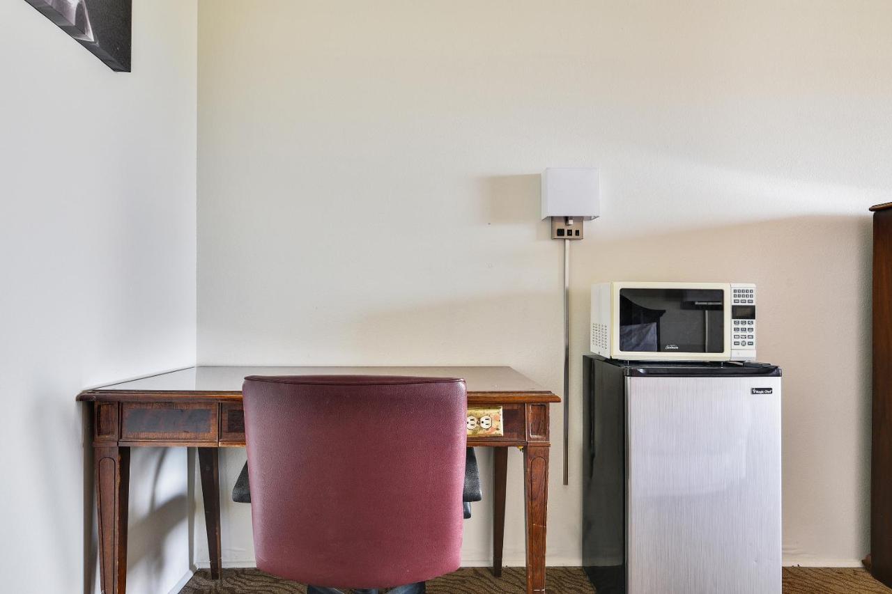 Americas Best Value Inn Lockhart Tx Buitenkant foto