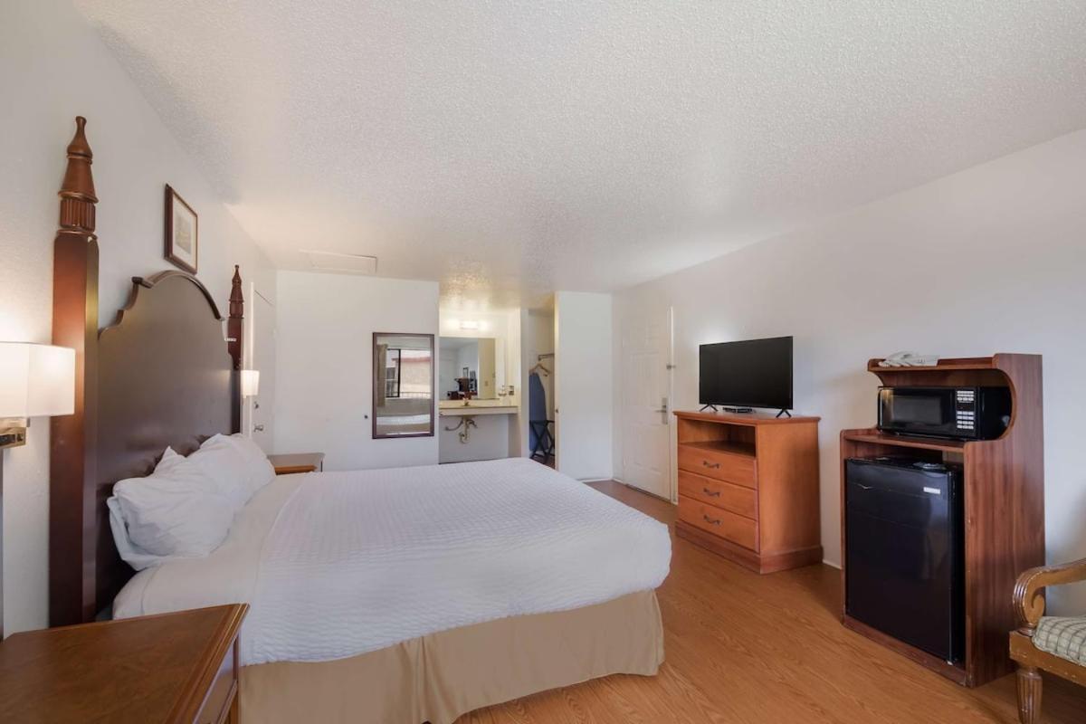 Americas Best Value Inn Lockhart Tx Buitenkant foto