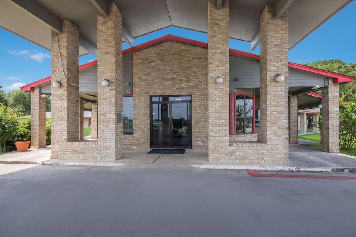 Americas Best Value Inn Lockhart Tx Buitenkant foto