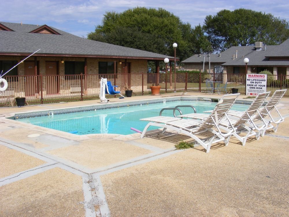 Americas Best Value Inn Lockhart Tx Buitenkant foto
