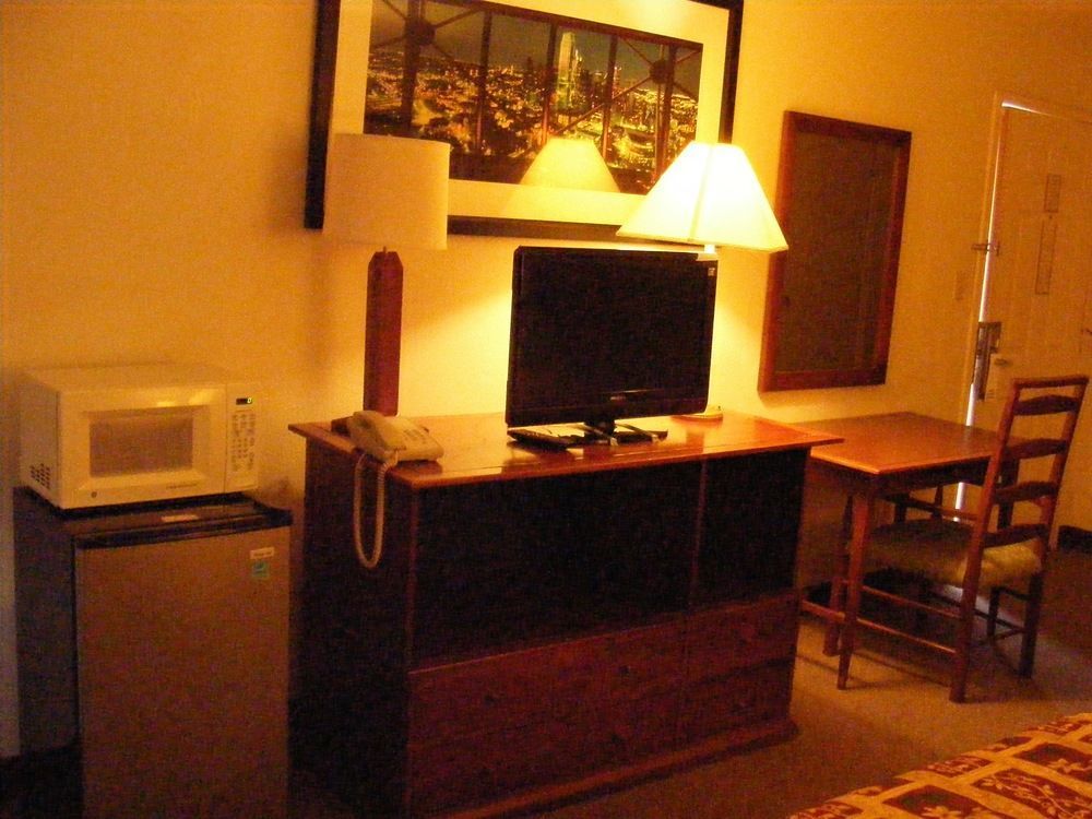 Americas Best Value Inn Lockhart Tx Buitenkant foto