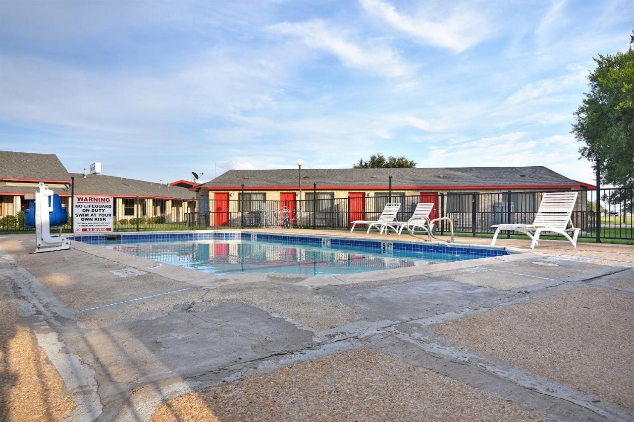 Americas Best Value Inn Lockhart Tx Buitenkant foto